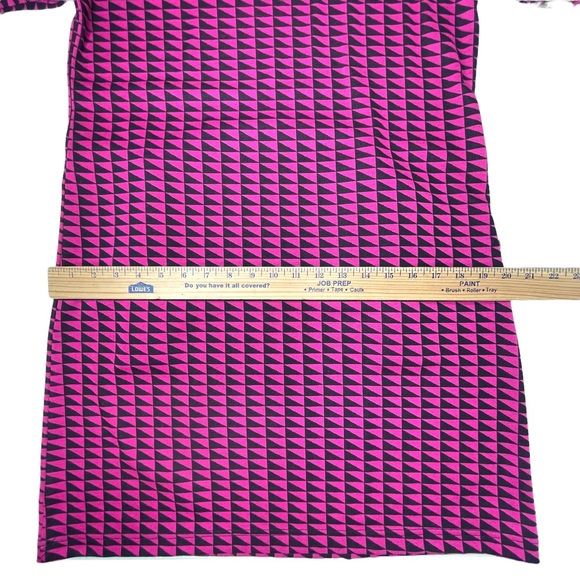 Tyler Boë Pink and Black Geo Print Knit Shift Dress Size Medium - Picture 10 of 12